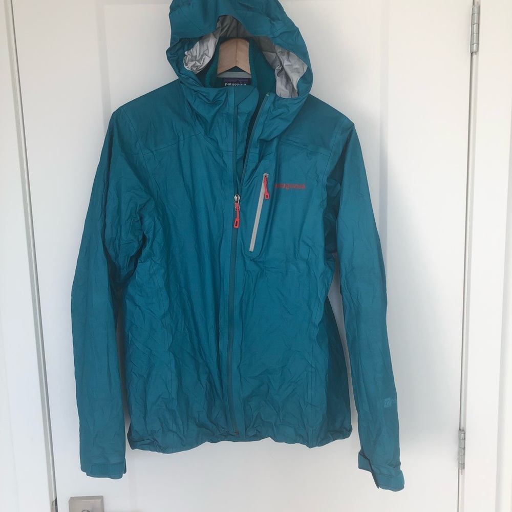 Patagonia zipper fleece and waterproof shell combo, M